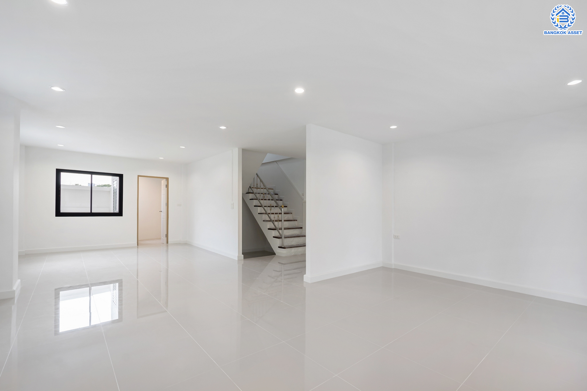 บ้านมือสองตกแต่งใหม่ ม.บ้านสวน5 กลางเมือง พิบูลย์สงคราม บ้านแฝด 3 ชั้น พร้อมอยู่ เนื้อที่ 32.9 ตร.ว. ฟังก์ชัน 4 ห้องนอน 3 ห้องน้ำ จอดรถได้ 2 คัน บนสุดยอดทำเล! เชื่อมถนนพิบูลย์สงคราม, วงศ์สว่าง, นครอินทร์ และติวานนท์ ใกล้จุดขึ้นทางด่วนศรีรัช-วงแหวนรอบนอก และรถไฟฟ้า "สถานีแยกติวานนท์"